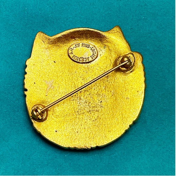 Jean Cocteau Cat’s Head Gilded Brass Brooch “Club Des Amis Des Chats” - Picture 2 of 3